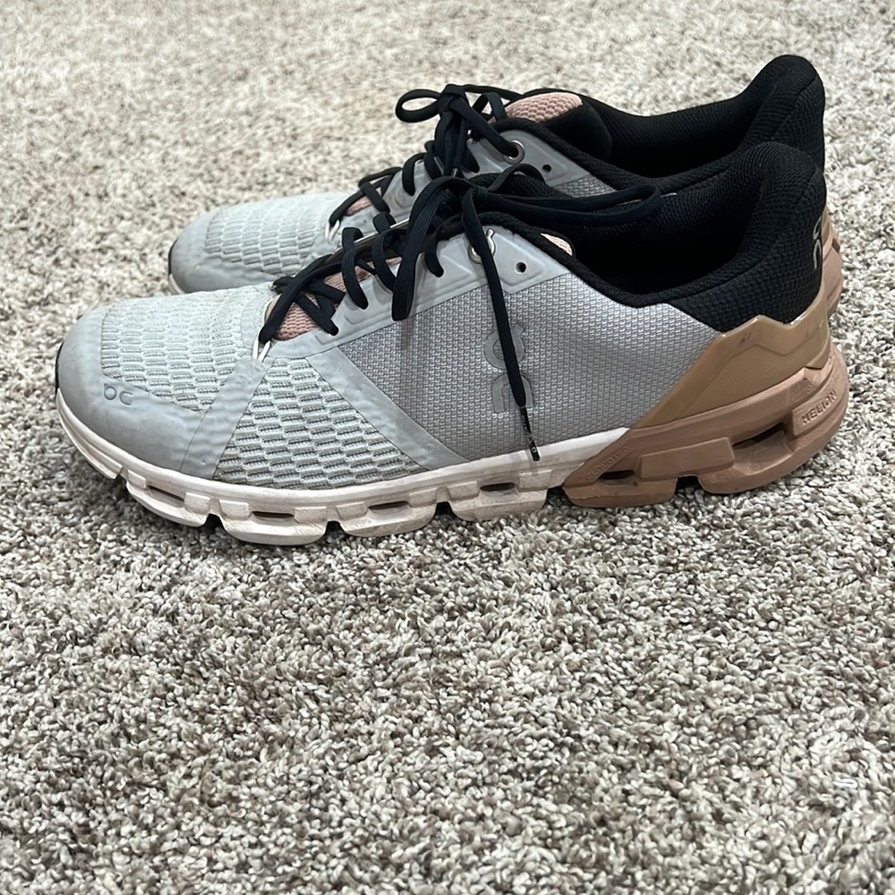 On running tennis shoes